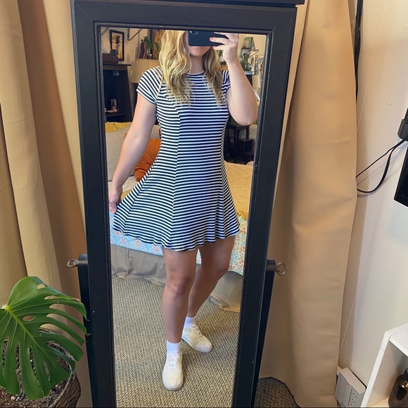 BLACK AND WHITE STRIPE DRESS 🖤🤍🖤 - Picture 4 of 4